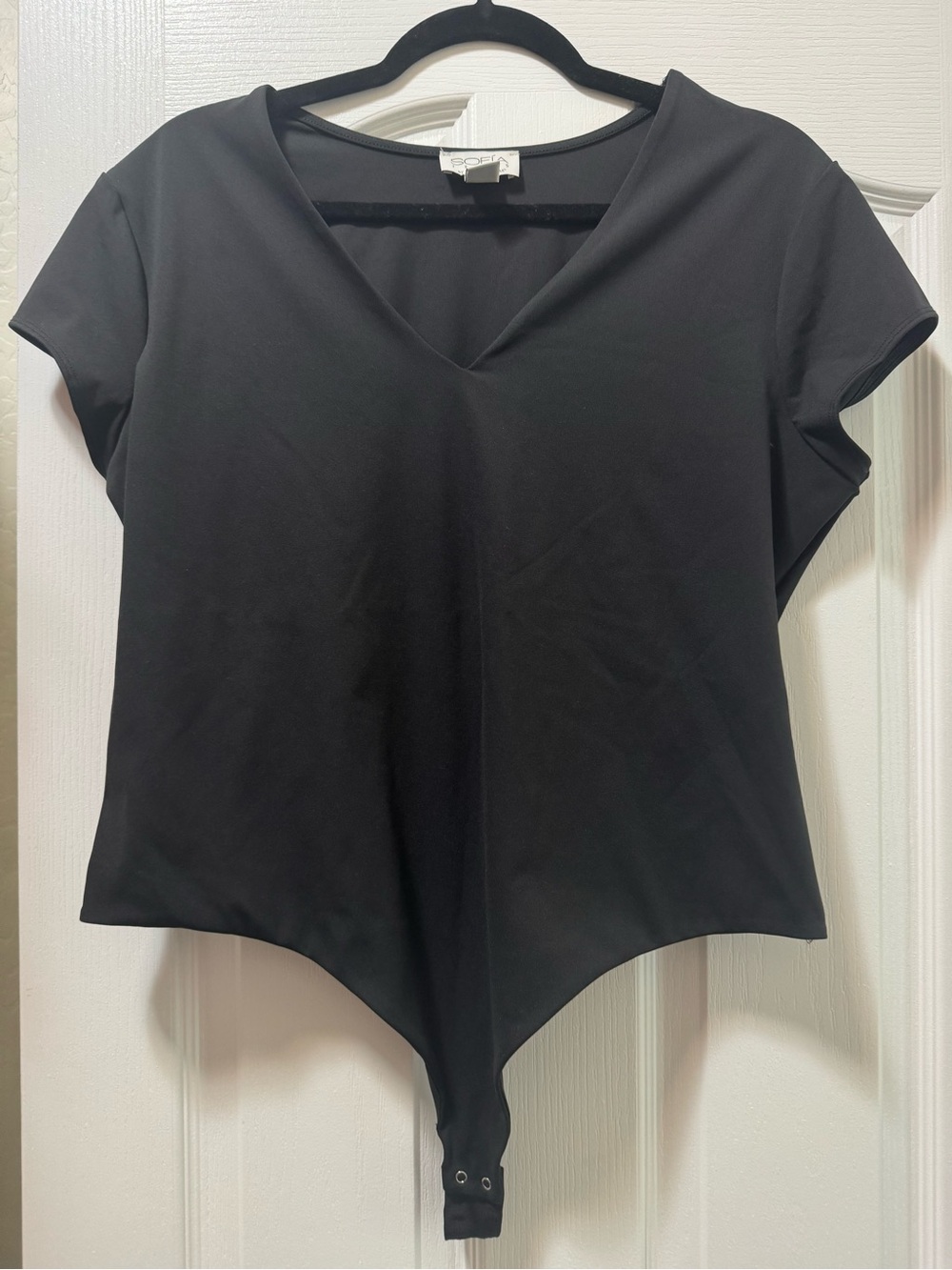 sofia by sofia vergara Black V-Neck Short Sleeve Bodysuit